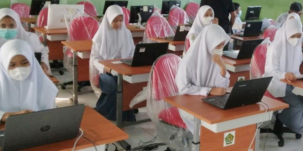 Siswa dan siswi MAN 4 Pandeglang sedang mengikuti KSN-K.
